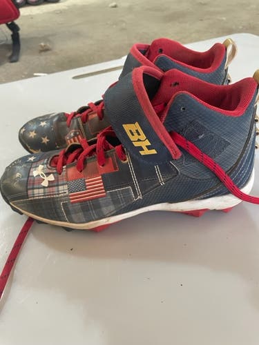 Blue Youth Kids Used Size 5.5 (Women's 6.5) Molded Cleats Under Armour Cleats