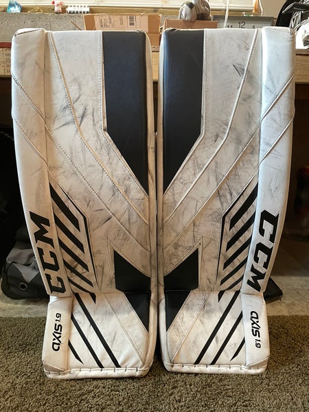 CCM Axis 1.9 Goalie Leg Pads 30+1” - Intermediate