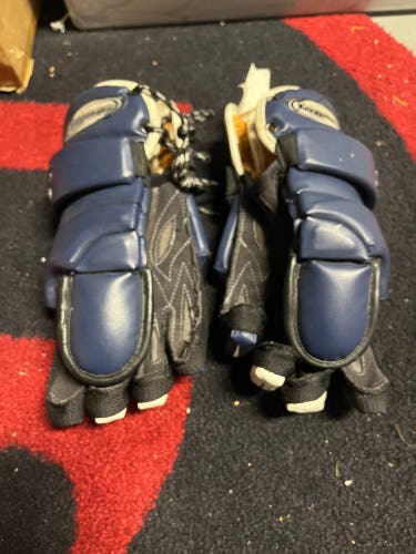 Warrior goalie gloves Like New