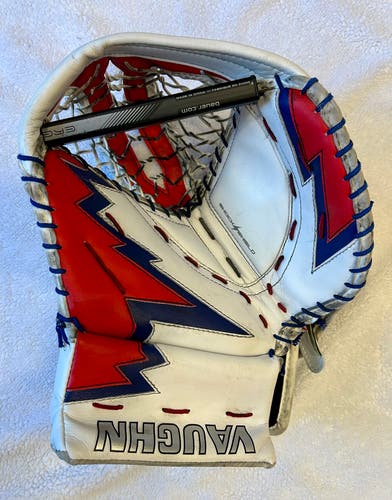 Vaughn V9 Pro Carbon Senior Goalie Glove Intermediate Palms