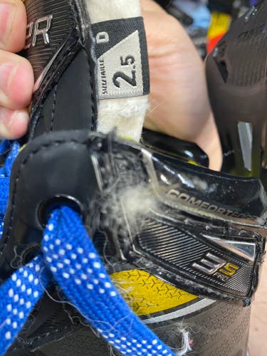 Used Bauer Regular Width  Size 2.5 Supreme 3S Pro Hockey Skates