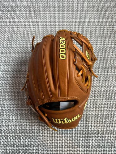 New DP15 11.5" A2000 Baseball Glove