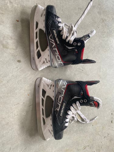 Junior Bauer Size 5 Vapor 3X Hockey Skates
