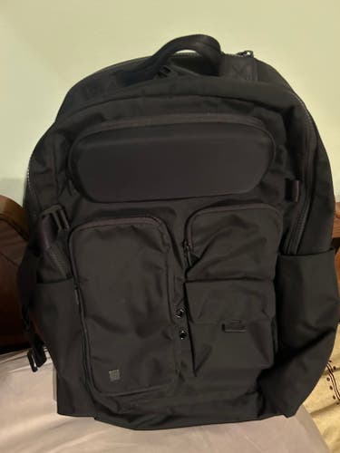 Black New Adult Unisex Large/Extra Large Lululemon Backpack