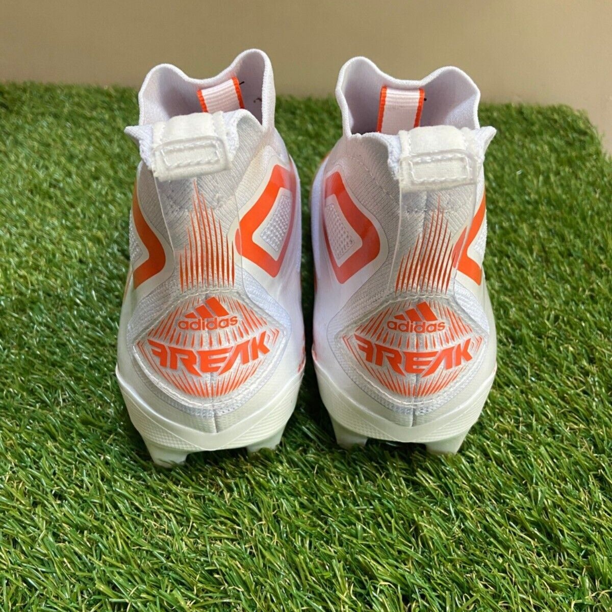 adidas Freak 21 “White Red” Football Cleats.
- Size 9.5 Men. Adidas Freak Ultra 21 Mens Sz 9.5 Laceless | Mercari main image 3