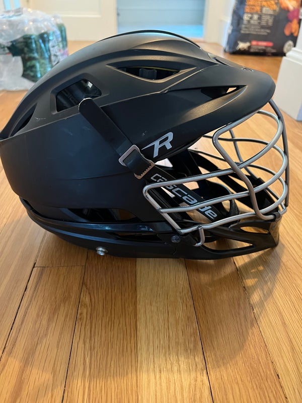 Player's Cascade R Helmet