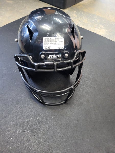 Used Schutt Youth Veangeance A11 2022 Helmet Sm Football Helmets