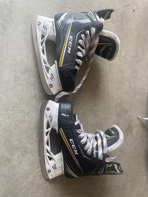 Junior CCM Size 5.5 Tacks Hockey Skates