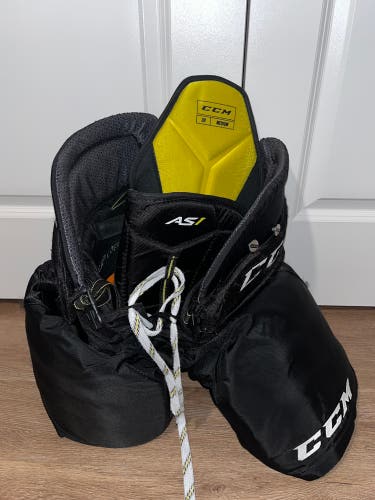 Senior Medium CCM  Super Tacks AS1 Hockey Pants