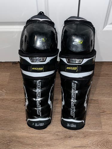 Used Bauer  Supreme 2S Pro Shin Pads