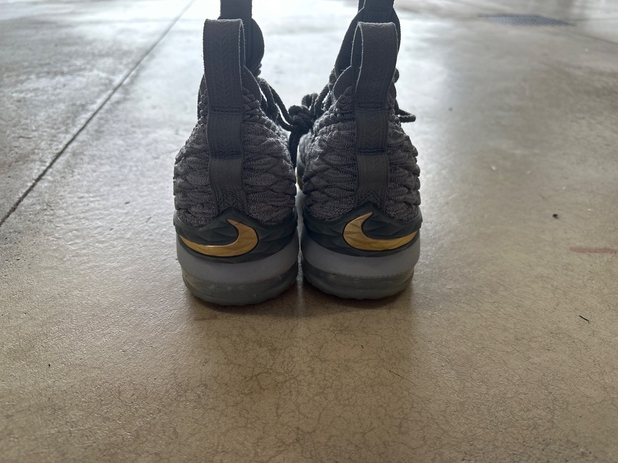 lebron 15 shoes youth