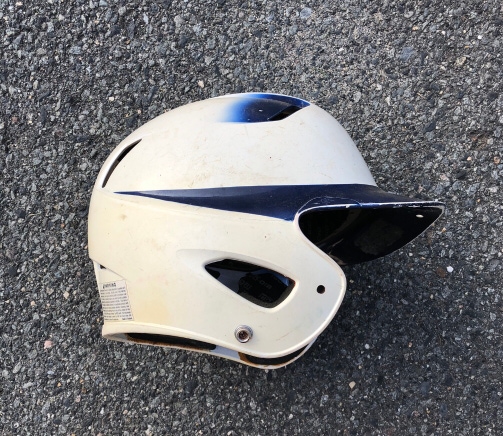 Used 6 7/8 - 7 5/8 Mizuno Batting Helmet