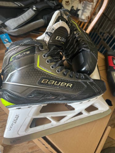 Junior Bauer Regular Width Size 6.5 Elite Hockey Goalie Skates