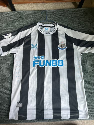 Newcastle United Jersey - Allan Saint-Maximin (10)