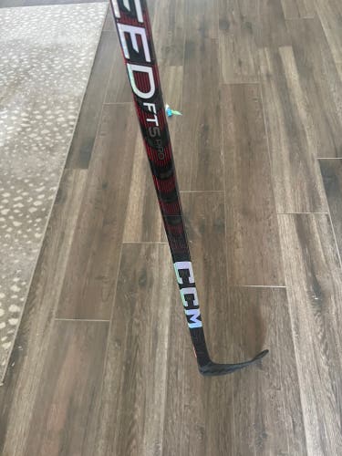 New Right Handed P28M JetSpeed FT5 Pro Hockey Stick