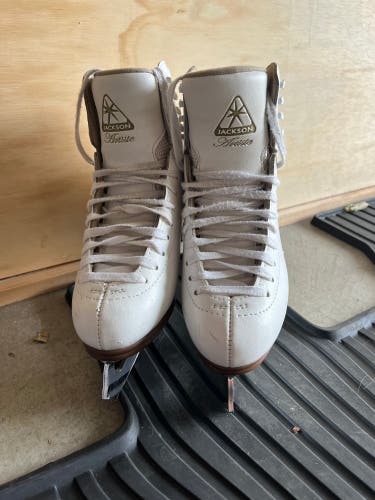 Used Jackson Size 4 Artiste  Figure Skates