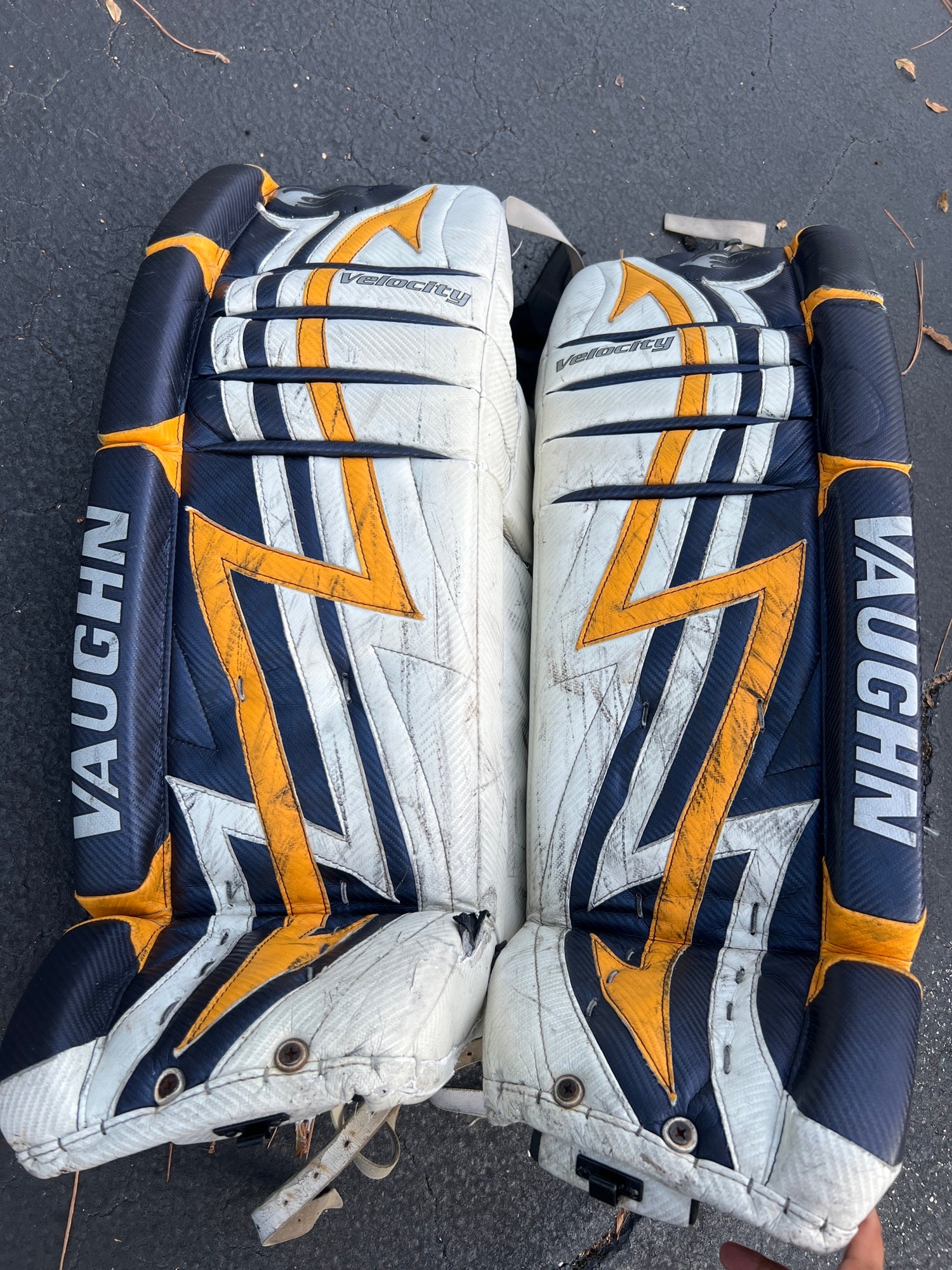 Vaughn Velocity In Hockey Goalie Leg Pads for sale