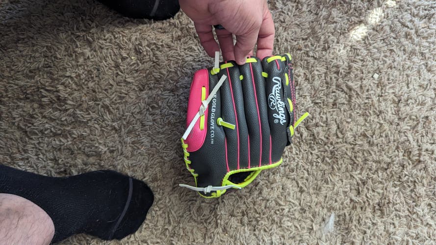 Used Rawlings Right Hand Throw Players Series Softball Glove 8"