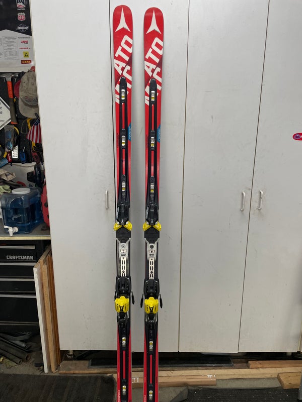 210 cm 2019 Atomic Redster FIS SUper G Skis, 40m Radius, X19 bindings