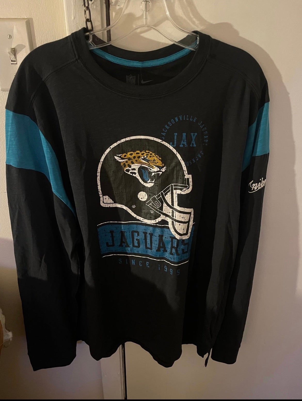 Nike / Men's Jacksonville Jaguars Sideline Dri-Fit Player Long Sleeve  T-Shirt