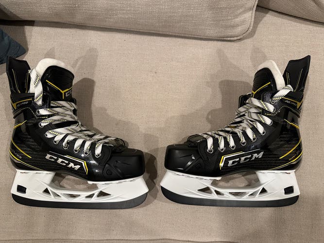 Junior CCM AS3 Pro Hockey Skates Size 5