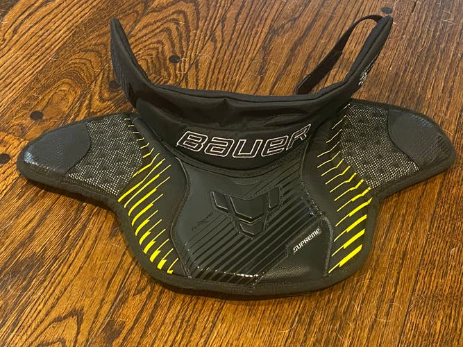 Bauer Supreme neck guard
