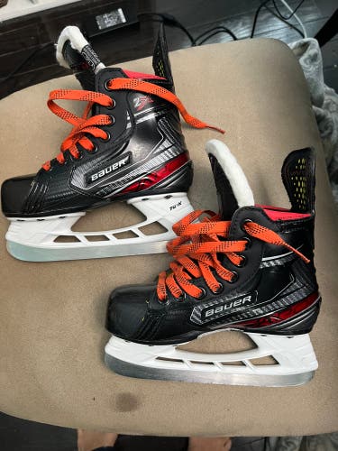 Bauer Vapor 2X youth 12