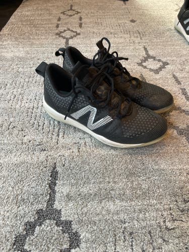 Black Men's Molded Cleats Low Top Compv3