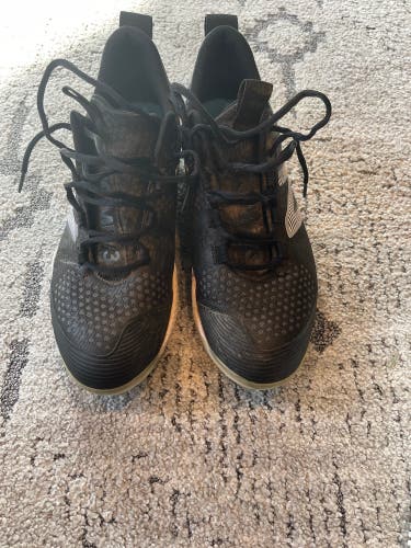 (size 8 Men’s) Black Men's Molded Cleats Low Top Compv3