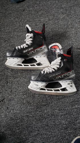 Senior Used Bauer Vapor 3X Hockey Skates Size 8
