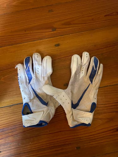 White Adult Large Nike Gloves