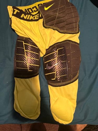 Adult Medium Nike nike pro combat