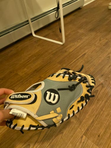 Right Hand Throw 33” A2000 Catcher's Glove