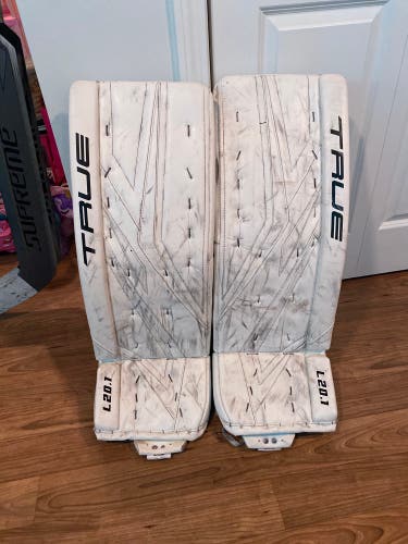 33" True L20.1 Goalie Leg Pads