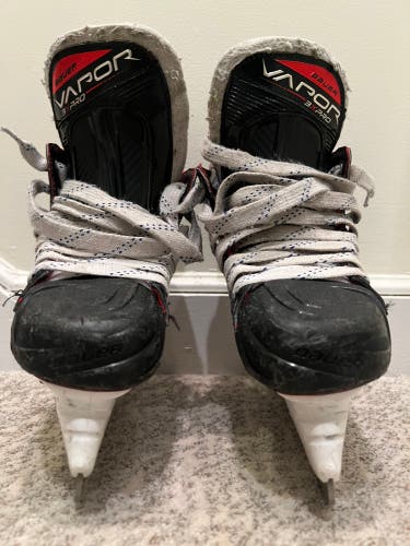 Used Junior Bauer Regular Width Size 1.5 Vapor 3X Pro Hockey Skates