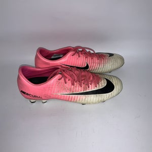 Used Nike Senior 9 Cleat Soccer Outdoor Cleats