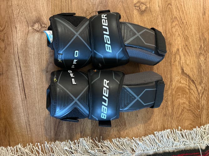 Intermediate Bauer Pro Knee Guard
