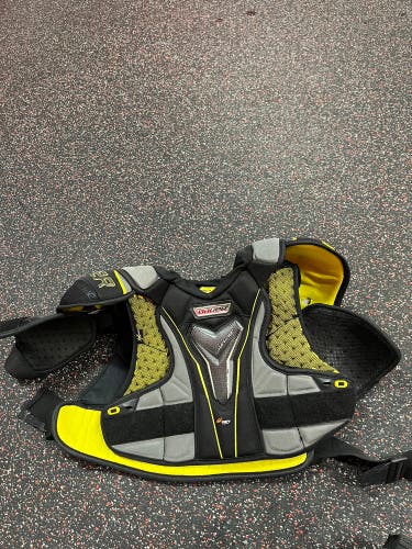 Used Extra Large Bauer Shoulder Pads