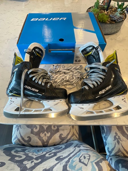 Used Bauer Extra Wide Width Size 5 Supreme M4 Hockey Skates