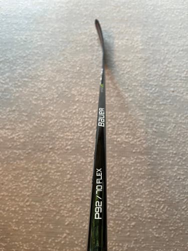 Intermediate Right Handed P92 Vapor Hyperlite Hockey Stick