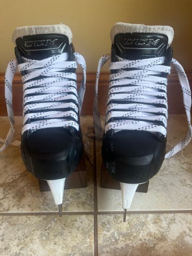 CCM Super Tacks 9370 Goalie Skates Size 5.5 Width D