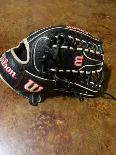 Outfield 12.25" A2000 Baseball Glove