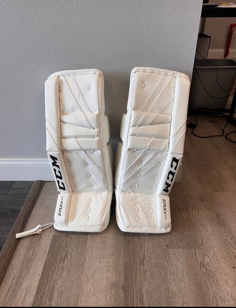 26" CCM EFLEX 5.5 Goalie Leg Pads