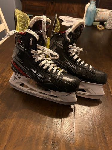 Used Bauer Regular Width  Size 8 Vapor X2.9 Hockey Skates