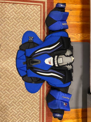 Vaughn Velocity V7 Goalie Chest Protector - Jr Med/Large