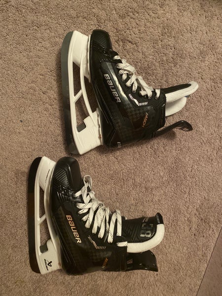 New Bauer Size 8 Supreme Mach Hockey Skates