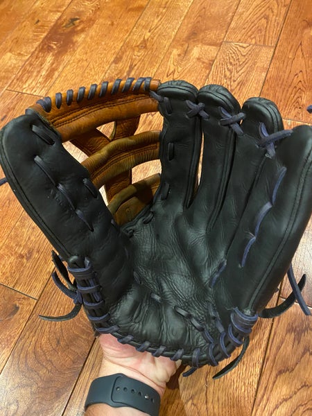 Outfield 12” A1000 Glove