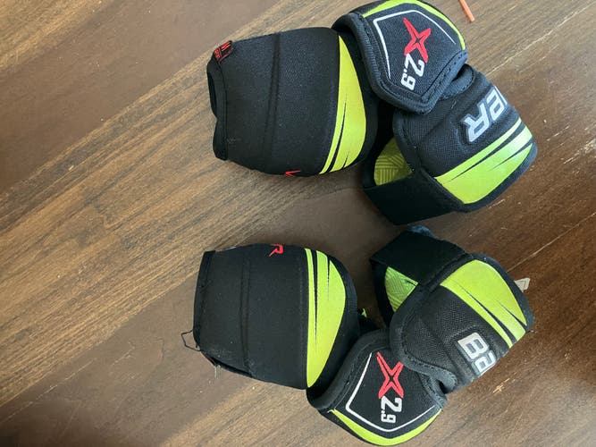Used Medium Bauer Vapor X2.9 Elbow Pads