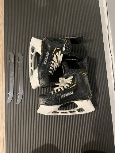 Used Bauer Wide Width Pro Stock Size 8.5 Supreme 2S Pro Hockey Skates