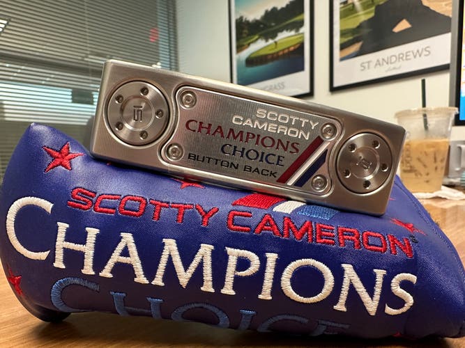 Limited Edition Scotty Cameron 2023 34” RH Newport 2.5+ Champions Choice Button Back